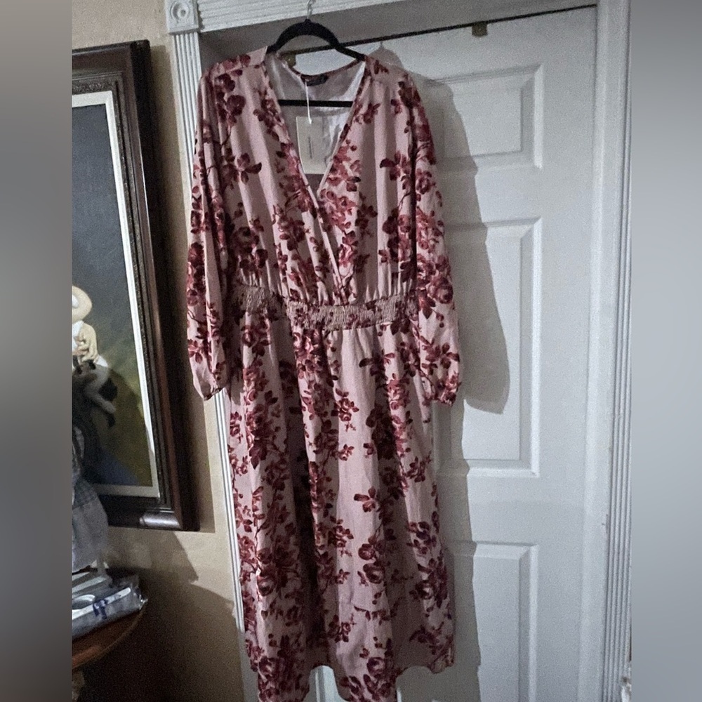 NWT  Floral Wrap dress , latern  sleeves plus size 18/20 🌹🌹🌹BC 95 RARE - Picture 9 of 10